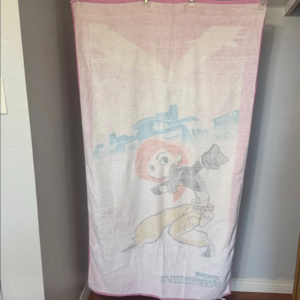 Vintage Y2K Disney Kim Possible Character Beach Towel Pink 29.5” X 54”.